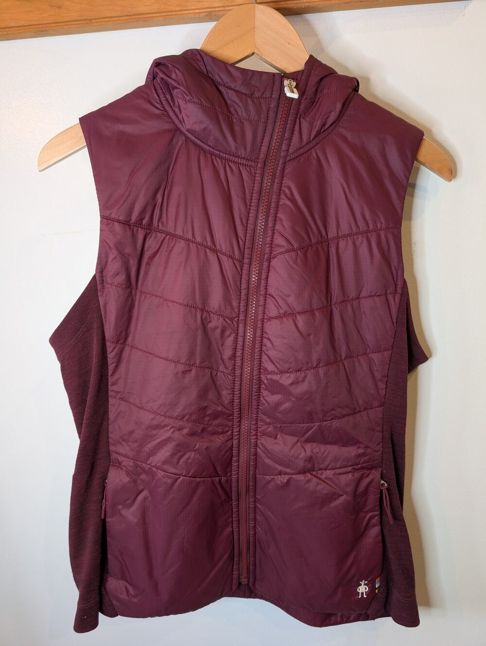 Smartwool Womens Insulated Hooded Vest M Burgundy Wine Quilted Hybrid Gorpcore